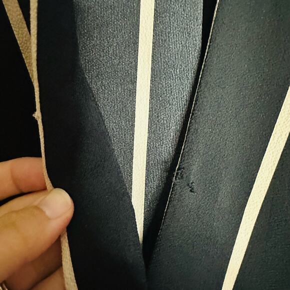 SLATE & WILLOW Black White Pinstripe Long Sleeves Flowy High Low Blouse Size M - Picture 5 of 9